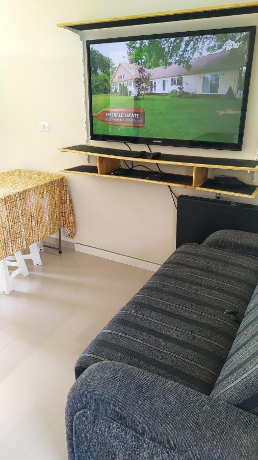 Agradavel Em Maranduba A 900 Metros Da Apartment